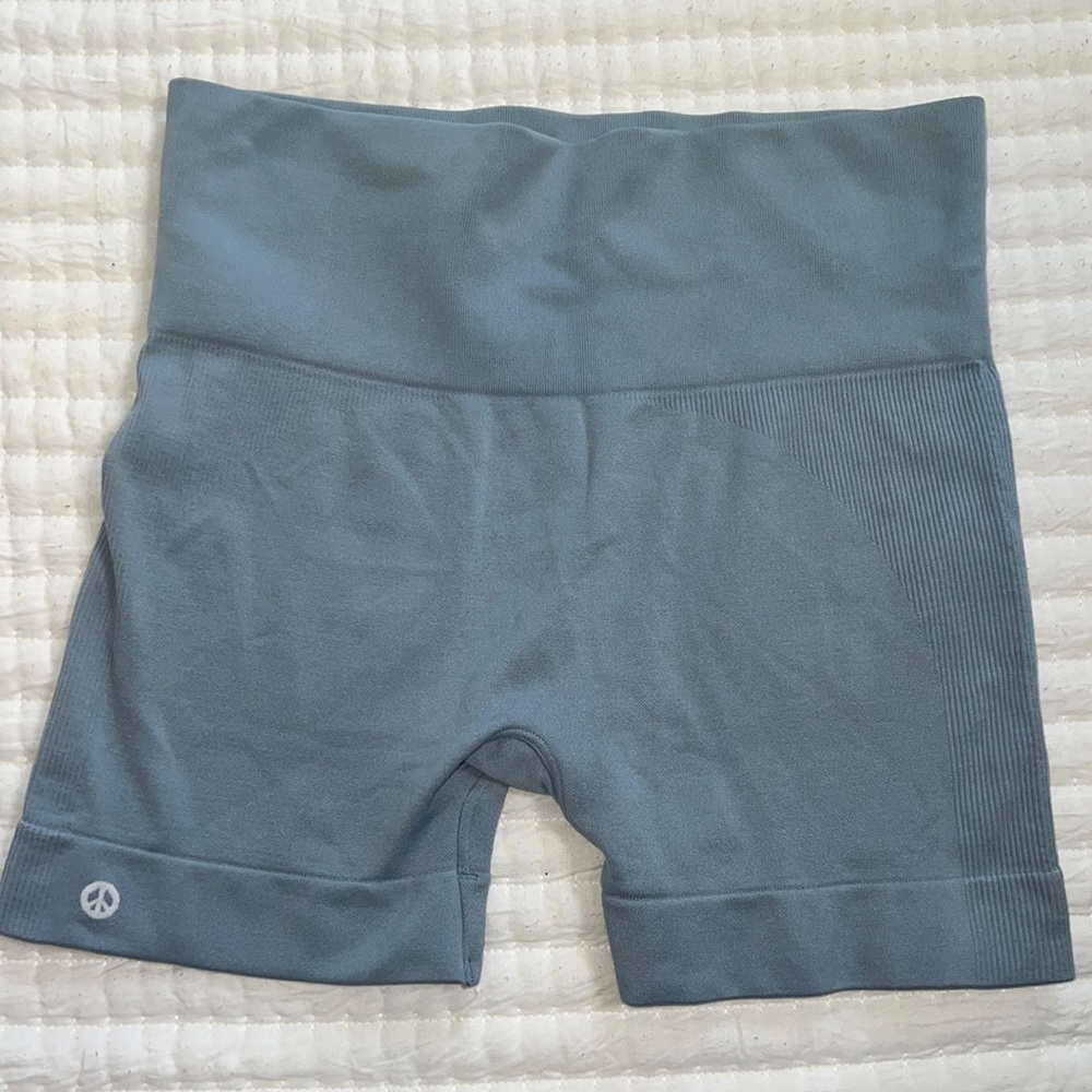 Madhappy x Set active blue biker shorts